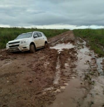 vehicle stuck on muddy road