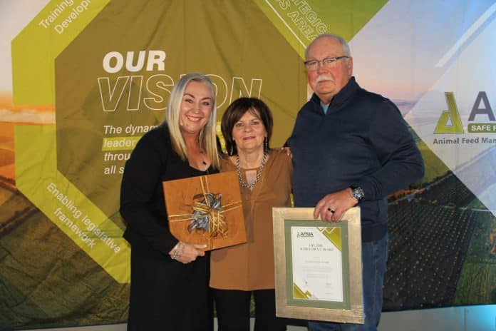 Chris Schutte and his wife Reinette Schutte with AFMA chairperson Anina Hunter. Schutte received the Lifetime Achievement Award.